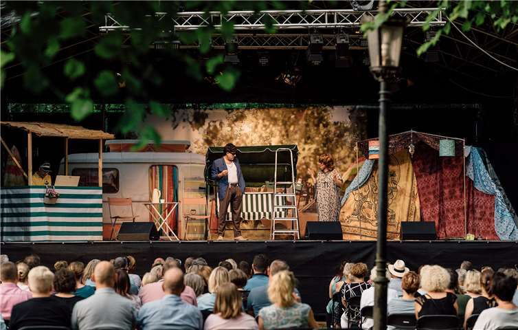 Nach einem Jahr Pause war die Begeisterung bei der Eröffnung der Rommersdorf Festspiele im Neuwieder Stadtteil Heimbach-Weis riesig.Foto: Simon Zimpfer.