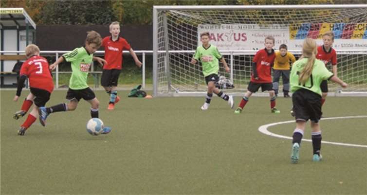 Nach einem spannenden Spiel teilten sich beide Mannschaften die Punkte.privat