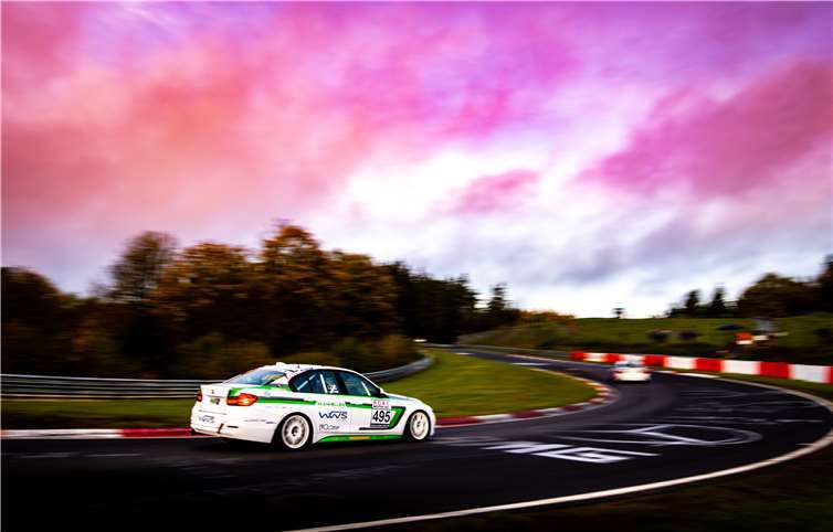 Nach einer Zeitstrafe fühlte sich für die Mannschaft auf dem WWS-BMW Platz drei wie ein Sieg an.Copyright: Ruben Schäfer