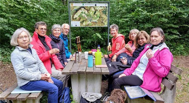 TGO-Wanderer auf dem Whisper-Trail Nach einer kleinen Stärkung durfte man schon bald den Schatten des Waldes genießen.  Fotos: Margit Gitzen/Turngemeinde 1878 e.V. Oberlahnstein)