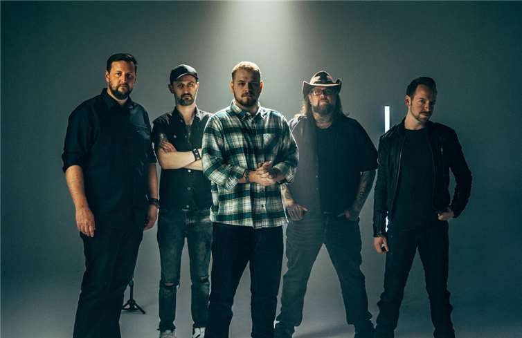 Nach einer kreativen Pause von mehreren Jahren meldet sich die Alternative-Rock-Band „INCROUND“ zurück. Quelle: „INCROUND“