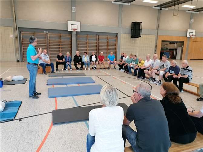 Nach einer kurzen Einweisung wurde zunächst vorhandenes Wissen abgefragt.  Foto: privat