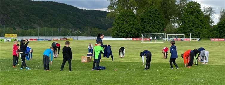 Nach einer langen Pause hatte die F-Jugend der JSG Brohl-Lützing/Gönnersdorf ihr erstes Training auf dem Sportplatz in Brohl.Foto: privat