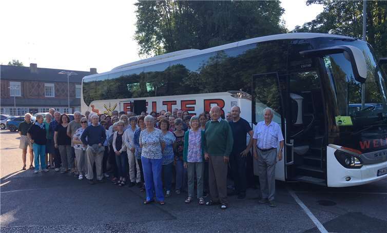 Herrliche Tage im sonnigen England Nach einer tollen Woche bei Freunden verabschiedet sich die Mayener Reisegruppe. Frank Weßolek/Bettina Cornely