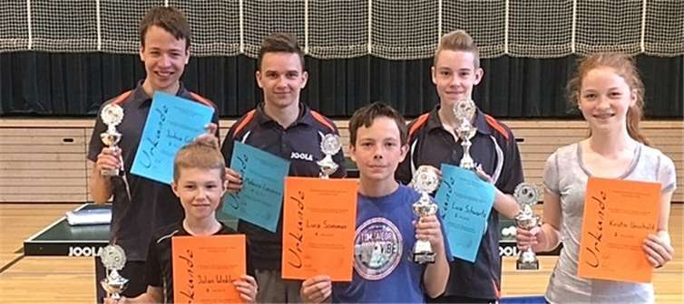 Nach fairen Spielen erfolgte die verdiente Ehrung der Teilnehmer.privat