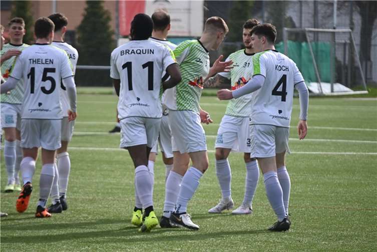 Nach fünf Niederlagen in Serie gab es für die SG Eintracht Mendig mal wieder was zu feiern.  Foto: SK