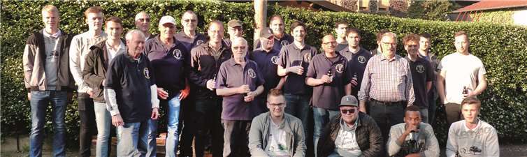 Nach getaner Arbeit gab es Freibier für alle Akteure