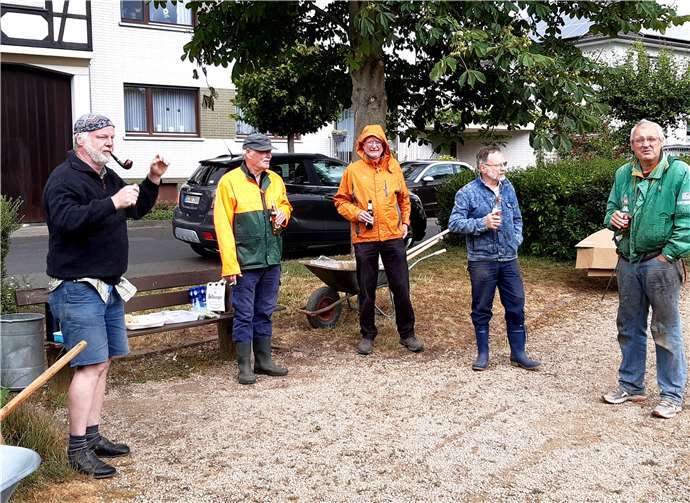 Nach getaner Arbeit schmeckt der kühle Schluck.
