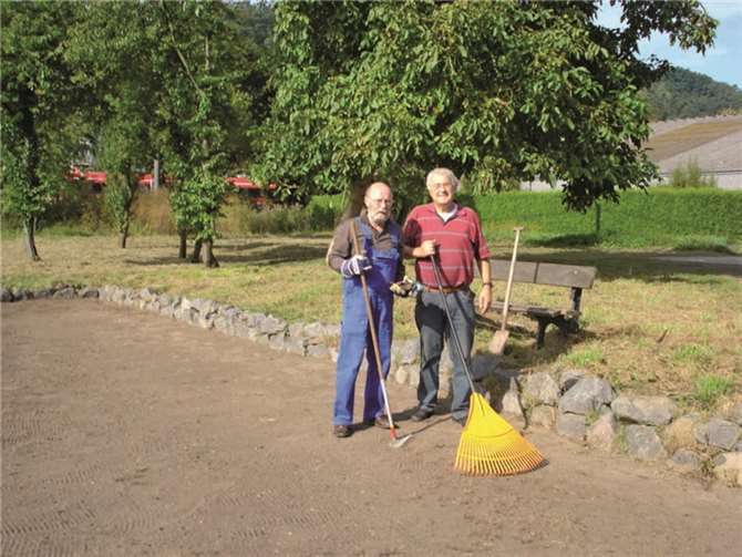 Nach getaner Arbeit strahlt der Bouleplatz wieder. Privat