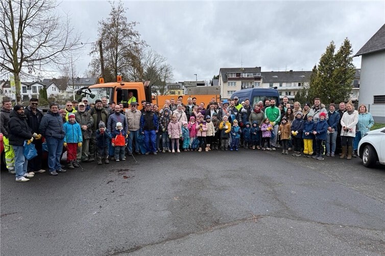 Nach getaner Arbeit wurden die Helferinnen und Helfer mit einer kleinen Stärkung belohnt.