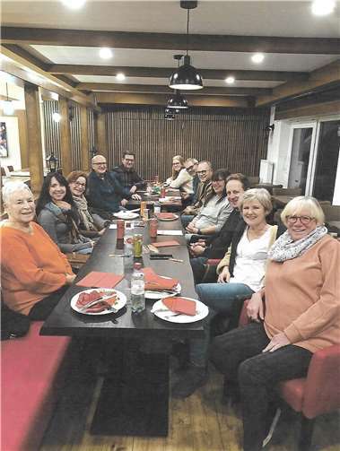 Nach gutem Essen wurde das Deutsche Sportabzeichen für das Jahr 2023 verliehen.  Foto: privat