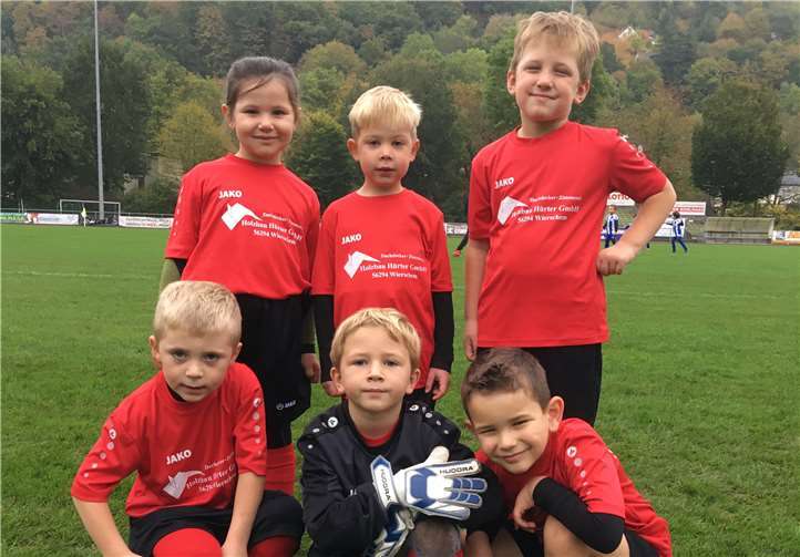 Nach langer Zwangspause freuen sich die kleinen Fußballerinnen und Fußballer der JSG Maifeld, dass sie wieder spielen dürfen.Fotos: Privat