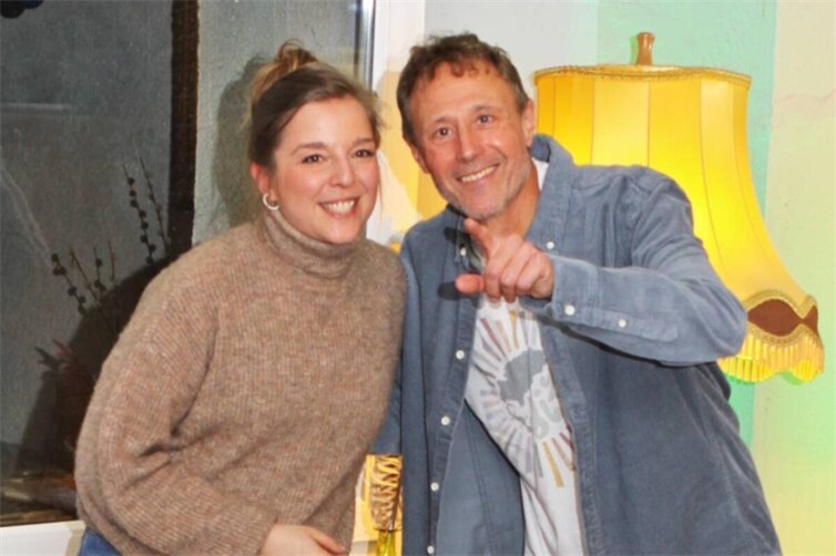 Nach mehreren begeisternden Lesungen aus seinen Kriminalromanen, darf Lucia Kranz Markus Theisen zum ersten Mal zu einer Lesung aus seinen Kinderbüchern rund um den Floh Hoppi begrüßen.
