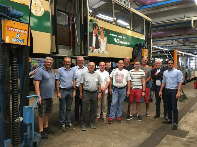 Altmaier informiert: KEVAG-Oldie-Bus nach umfassender Sanierung auf dem Weg zurück nach Koblenz Nach mehrjähriger Sanierung ist der legendäre KEVAG-Oldie-Bus aus dem Baujahr 1970 aus den Werkstatt-Hallen der MAN in Berlin wieder auf dem Betriebshof in Koblenz angekommen. Fotos: privat