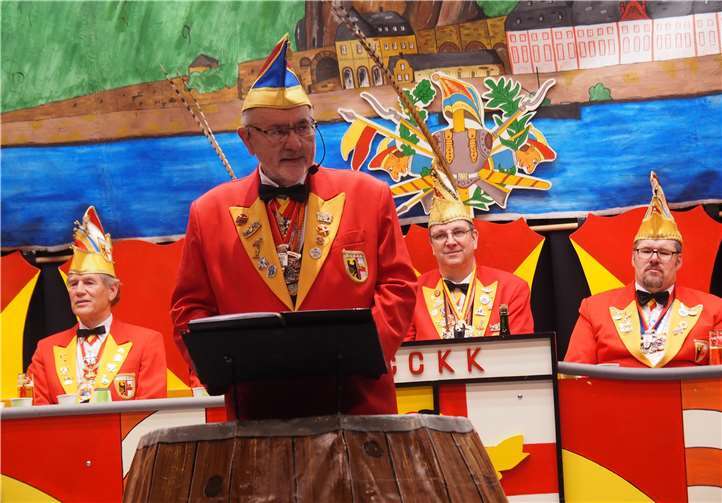 Nach sechs Jahren standHermann Hünerfeld wieder als Protokoller in der Bütt.