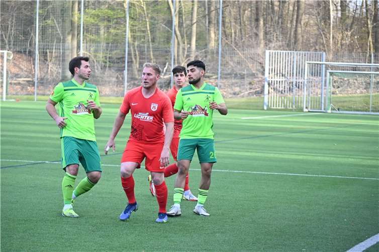 Nach seinen starken Leistungen in den vergangenen Wochen ging Alexander Court (links) in Mehring leer aus.  Foto: SK