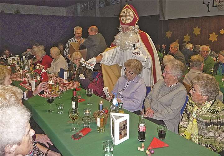 Nach seiner letzten „Amtshandlung“ als Nikolaus konnte Franz-Josef Geilen seine Rührung kaum verbergen.