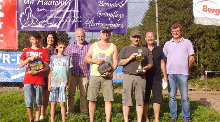 Nach spannenden Spielen standen die Sieger fest und erhielten ihre Preise.privat