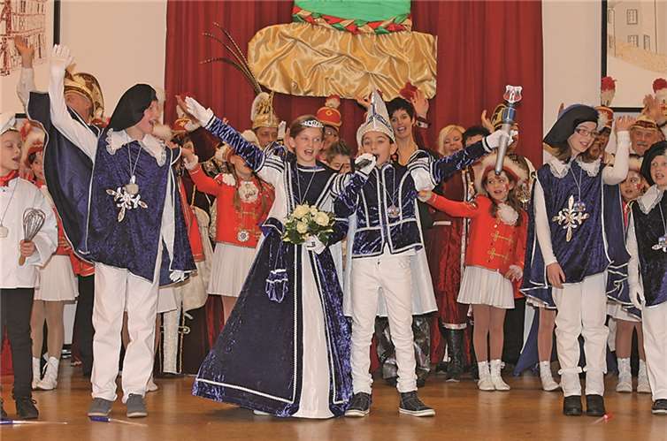 Nach über 39 Jahren hat das „Meensterer“ Narrenvolk mit Prinz Yannik I. vom Reiterpfad und Lisa I. vom Eltzer Wald wieder ein neues Kinderprinzenpaar.
