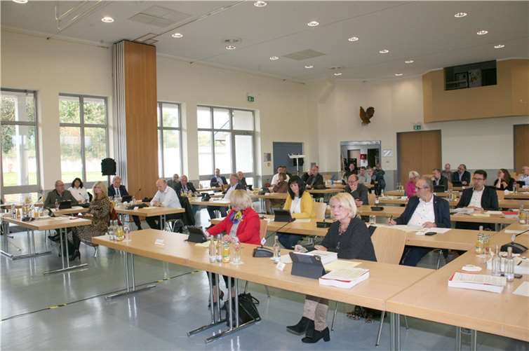 Nach vielen Monaten von Videokonferenzen tagte der Stadtrat im Bürgerhaus in Hausen wieder fast „normal“. Foto: WE
