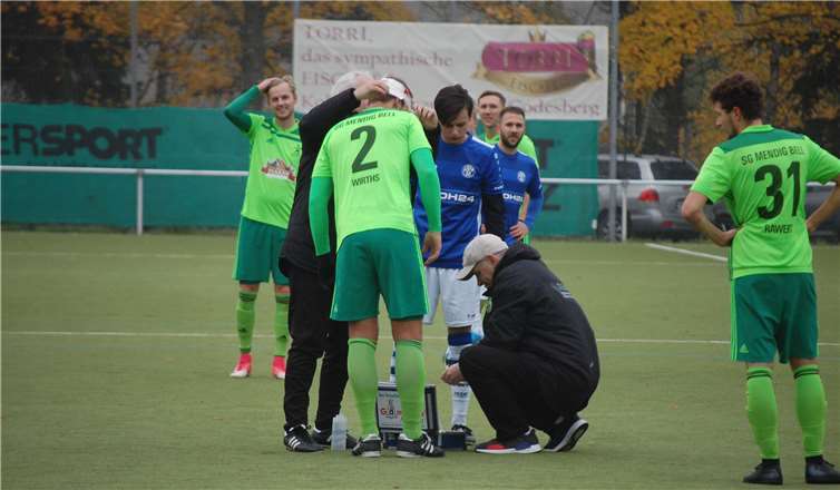 Nach zehn Minuten musste Florian Wirths mit einer klaffenden Platzwunde ausgetauscht werden.Fotos: SK