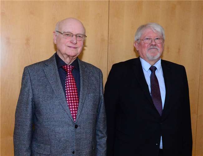 Nach zwanzig Jahren ehrenamtliche Schiedsmänner wurden im Rathaussaal in Polch Erich Scherhag und Dieter Müller die Verabschiedung mit Dankurkunden ausgesprochen. (v.l.)