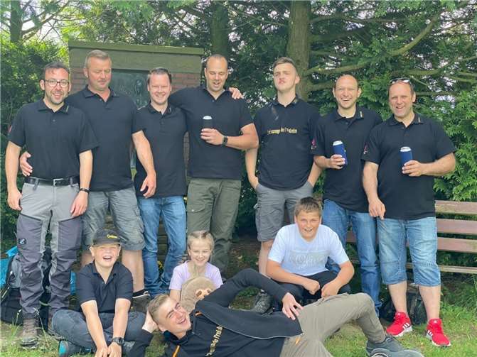 Nach zwei Jahren coronabedingter Pause begab sich der harte Kern der Prinzengarde mit Kindern wieder auf Wanderschaft. Foto: privat