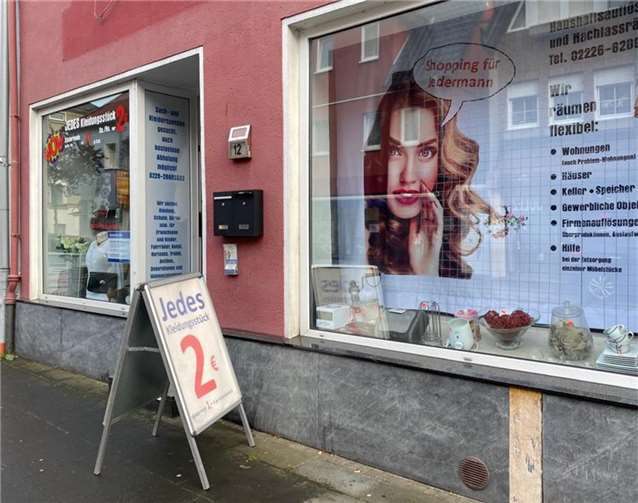 Nach zwei Jahren erfolgreicher Arbeit hat sich der Aktionsladen der Bedarfshilfe gGmbH in Rheinbach, Vor dem Voigtstor 12, fest im lokalen Umfeld etabliert. Foto: privat