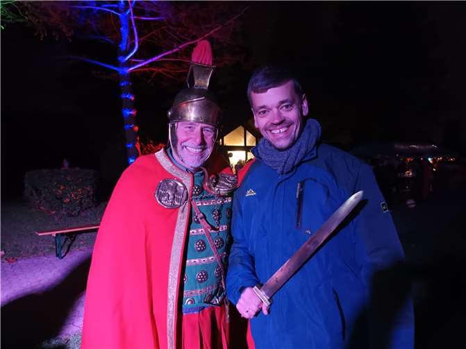 Nach zwei Jahren ohne Martinszug ritt wieder Sankt Martin hoch zu Ross durch Lüftelberg. Foto: privat