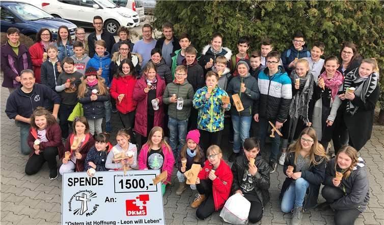 Nach zwei anstrengenden Tagen konnte die Messdienergemeinschaft Mendig 1.500 Euro als Spende an die DKMS übergeben. Als Dank für ihren Einsatz gab es vom Leitungsteam, zum Abschluss, für alle noch ein leckeres Eis. privat