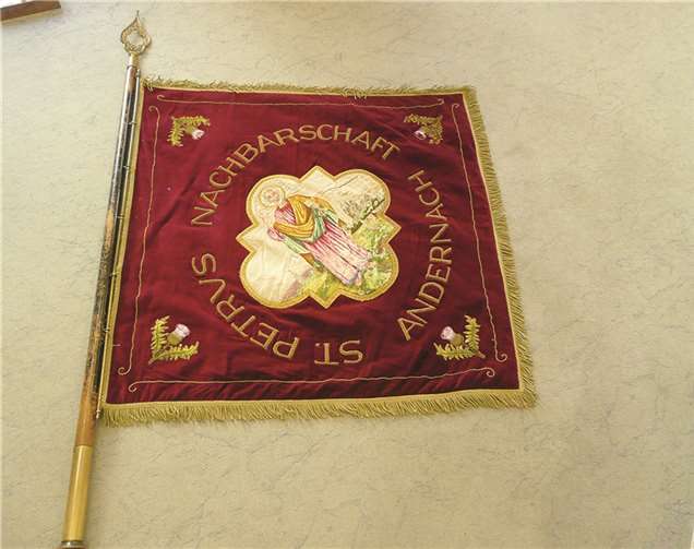 Nachbarschaftsfahne der St. Petrus Nachbarschaft.  Privat