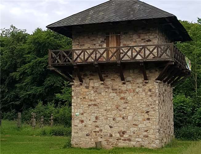Nachbildung eines Wachturms am Kastell Zugmantel.