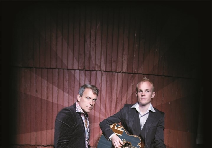 Nachdem Loren Barrigar und Mark Mazengarb mit röhrig-Unterstützung im vergangenen Jahr schon in Molzig begeisterten, sind die Weltklasse-Gitarristen am 12. April in Cochem zu erleben. privat