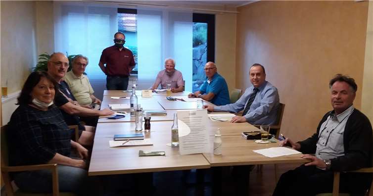 Nachdem das Land die Öffnung der Gastronomiebetriebe, mit Auflagen, wieder erlaubt hat, hat die Kreis-FWG ihre erste Fraktionssitzung im Hotel und Landgasthof zum Bockshahn in Spessart durchgeführt.Foto: privat
