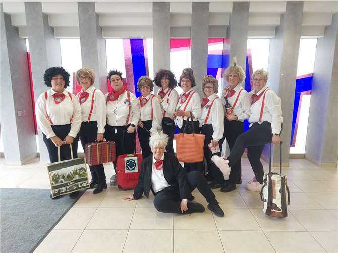 Nachdem das „Luftpumpen Orchester“ der Frauengruppe der Prinzengarde Andernach bereits Mitte Januar das Publikum bei der Sitzung in Berlin begeisterte, traten die Damen in der vergangenen Woche gleich zweimal in ihrer Heimatstadt Andernach auf. Foto: privat