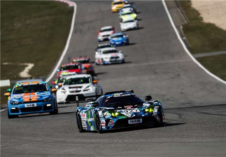 Nachdem der erste Lauf der NLS aufgrund des Eifler-Wetters abgesagt werden musste, war die Vorfreude auf den zweiten NLS-Lauf nun umso größer.Quelle: Teichmann Racing