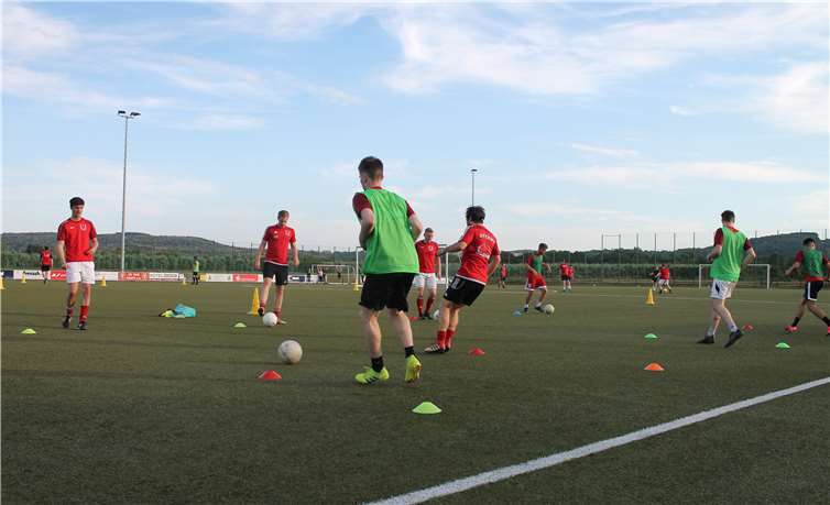 Nachdem gemäß der Corona-Bekämpfungsverordnung weitere Lockerungen erfolgt sind, befindet sich das Team um das Trainergespann Oliver Küster/Andreas Beyer seit vergangener Woche nun wieder im regulären Trainingsbetrieb.Fotos: privat