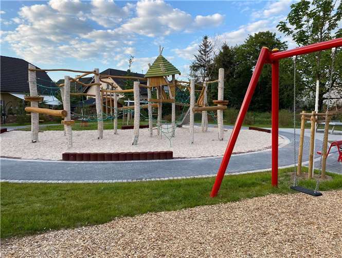 Nachdem nun die Endabnahme des Spielplatzes erfolgte und Lockerungen im Rahmen der Corona-Pandemie einhergingen, konnte der für die Kinder lang ersehnte Spielplatz nun von der Stadtverwaltung eröffnet werden.Foto:privat