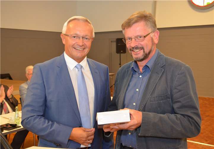 Nachfolger von Dieter Sander wird Ulrich Neitzert (rechts). Privat