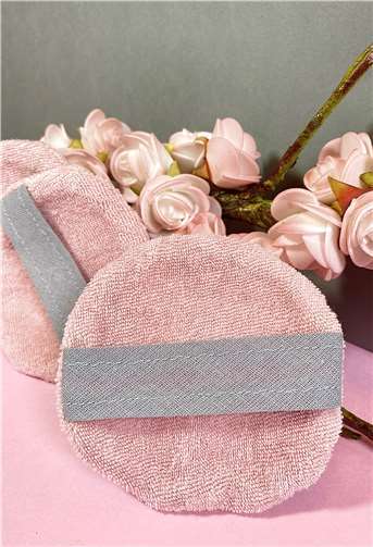 Nachhaltige Reinigungspads aus 100% Bio-Baumwolle vertreibt die Schülerfirma „ceaseless“.Fotos: privat