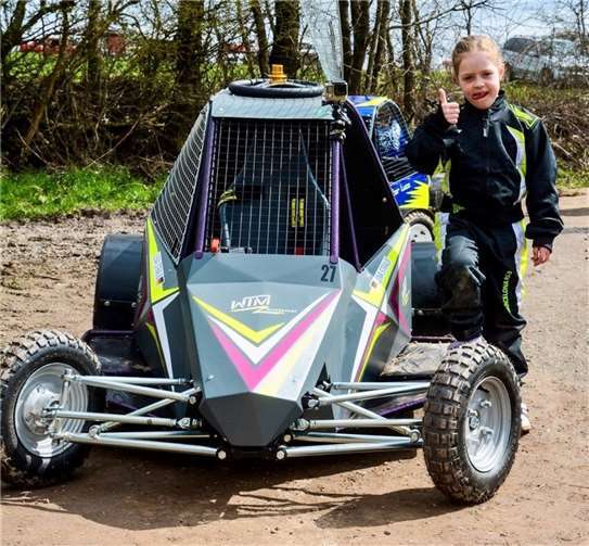 Nachwuchs-Fahrerin Lena Straub zu Gast in Krautscheid.  Fotos: Natalie Straub