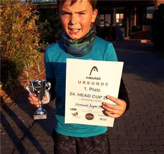 Nachwuchsspieler Leo bleibt weiter in der Erfolgsspur und gewinnt das nächste U10 Turnier. privat