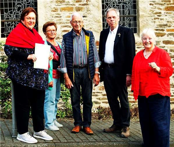 Nada Nelles, Hildegard und Günter Wolber, Achim Haag und Andrea Literski-Haag (von links nach rechts - zu ehrende Mitglieder, die bei der Mitgliederversammlung anwesend waren). Foto: privat