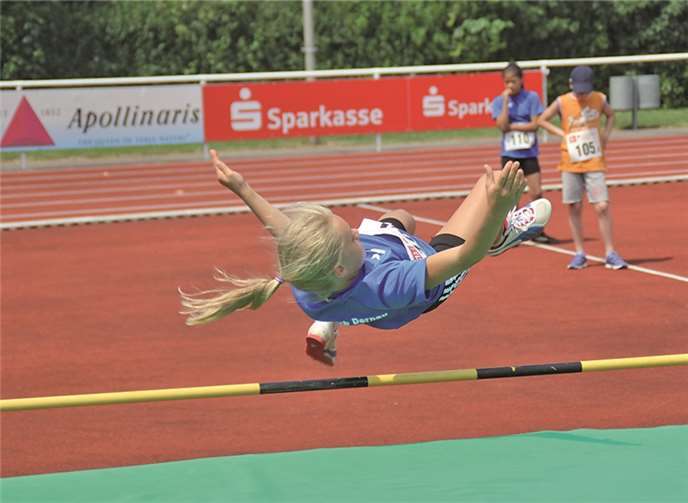 Nadine Laukat beim Hochsprung. SV Blau-Gelb Dernau 1922 e.V.
