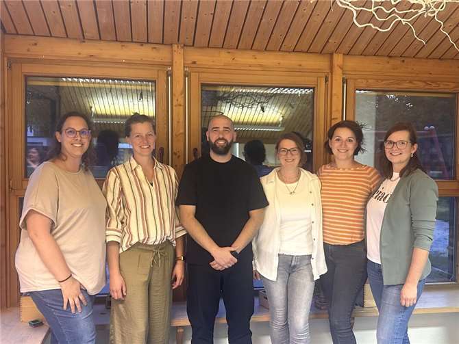 Nadine da Cunha (Erste Vorsitzende), Helen Busch, Mehmet Zengin, Irena Denn (Zweite Vorsitzende), Jasmin Ohlf, Maria Adam (Schriftführerin). Auf dem Bild fehlt: Mehri Jumaniyazova. Foto: Stadtverwaltung Sinzig