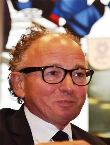 Nächstes Jahr legt Achim Hütten sein Amt als Andernacher Oberbürgermeister nieder. Foto: HEP