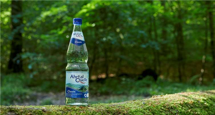 Nahrtuerlich frisch in neuem Design - die Marke Ahrtalquelle gewinnt an Bedeutung.Copyright: © Valery Kloubert