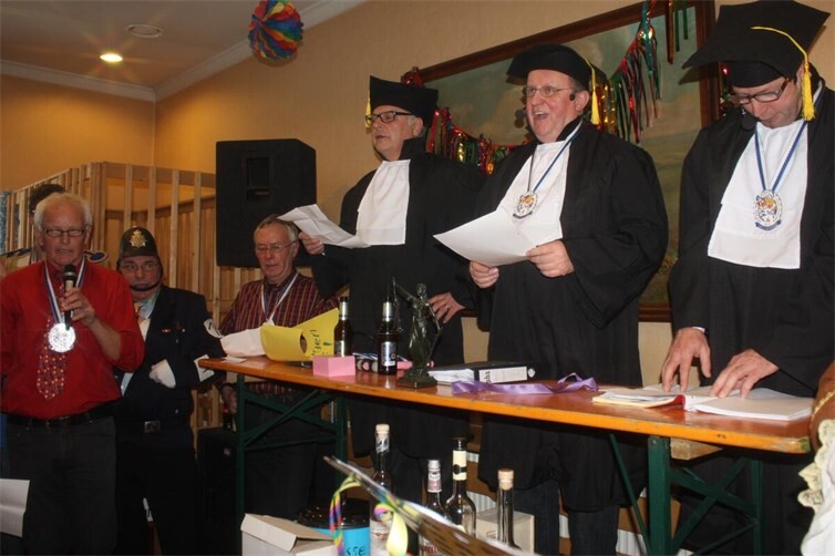 Narrengericht 2013 mit den Daller Spatzen