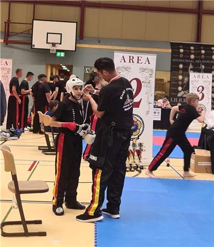 Nasanin Bolandin fokusiert.