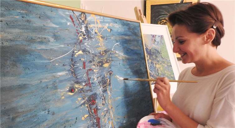 Natalie Karij nutzte ihre inneren Impulse für die Schaffung ausdrucksvoller Kunstwerke. Fotos: privat